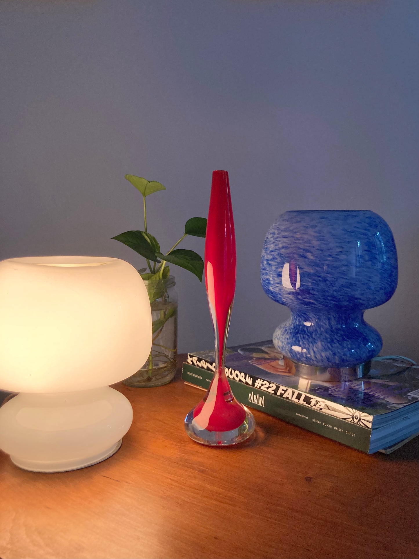 Single flower vase in red submerged glass