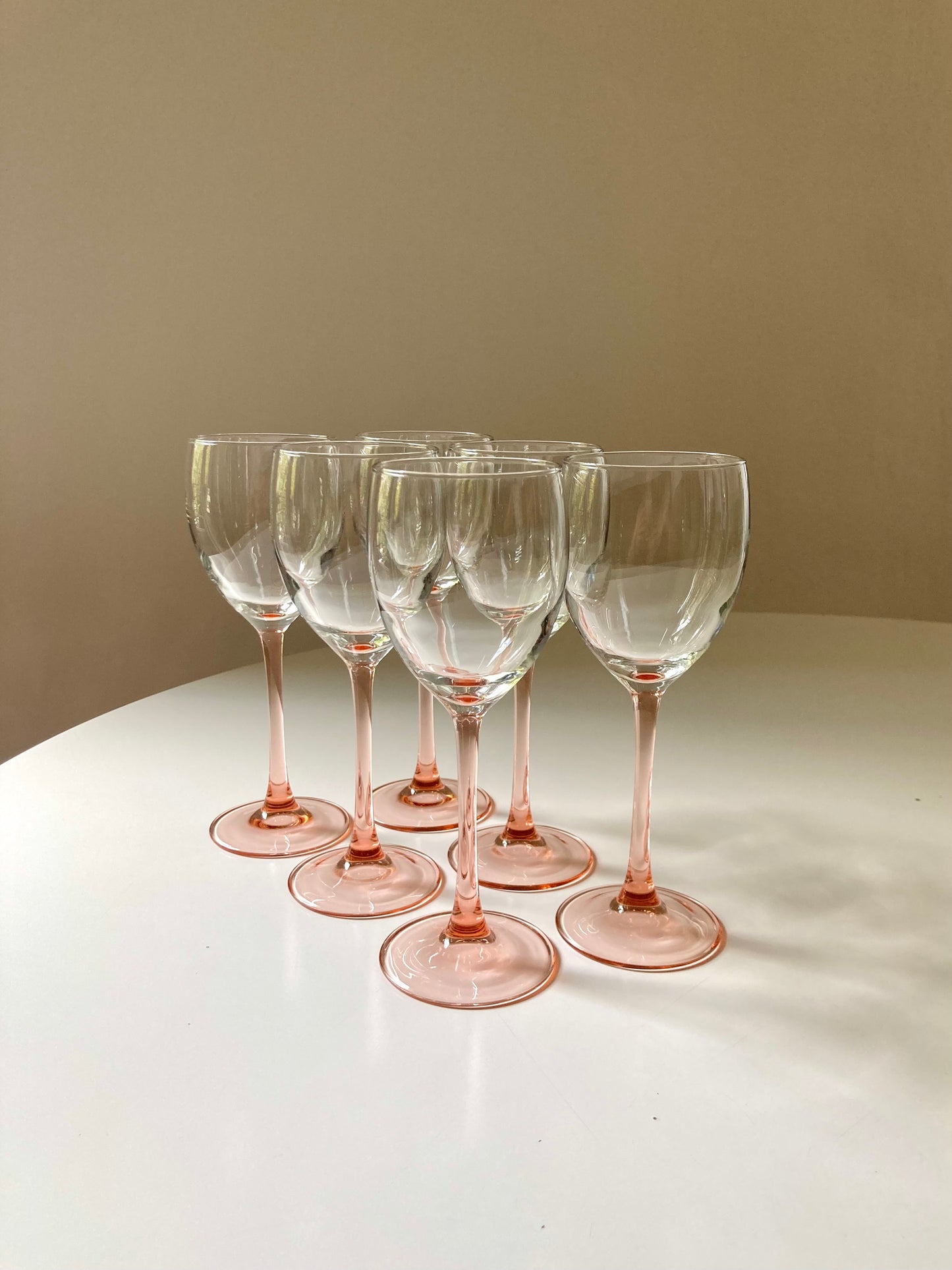 Set of 6 glasses with pink stem