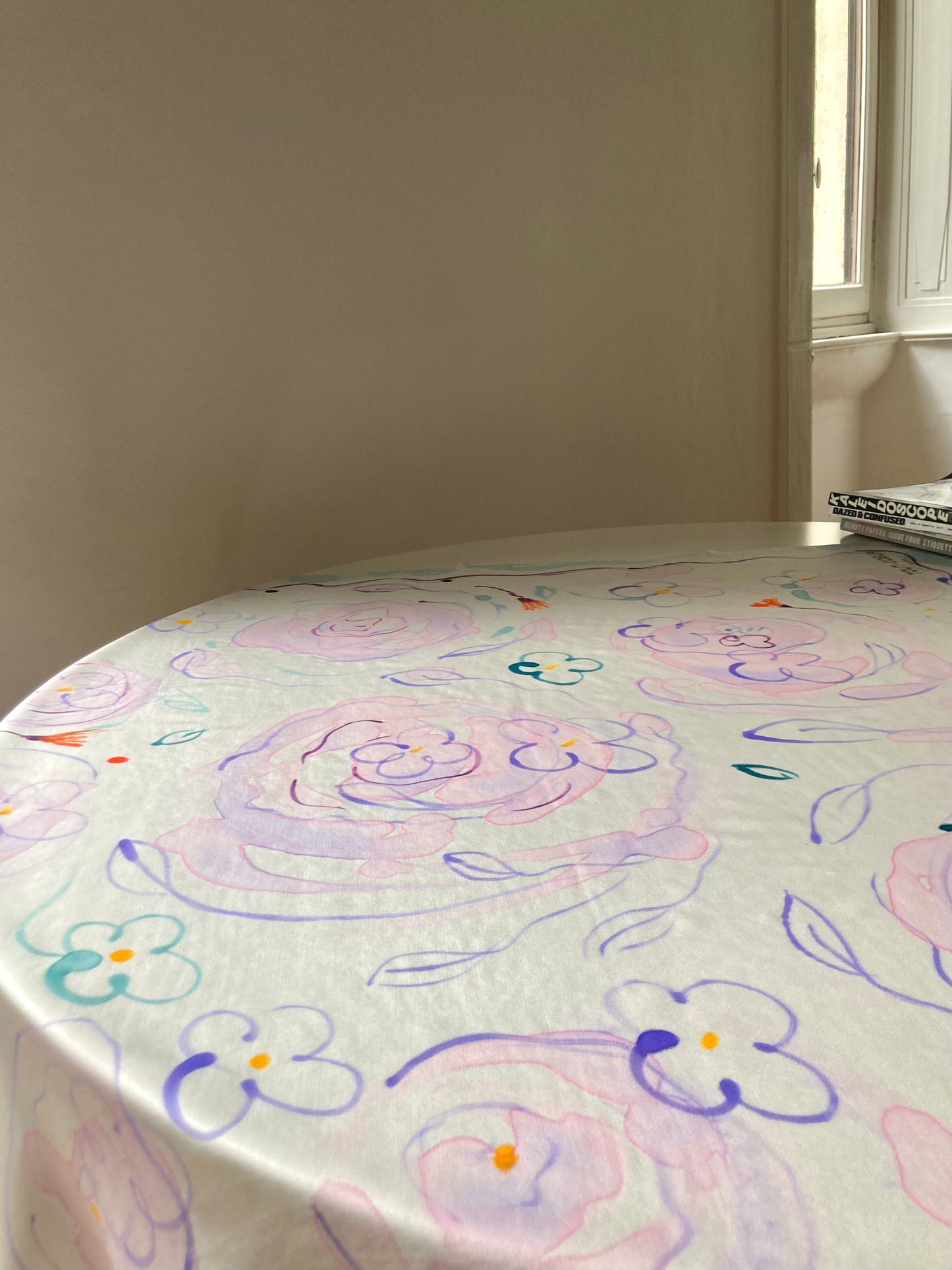 Square tablecloth 90x90 in hand-painted viscose