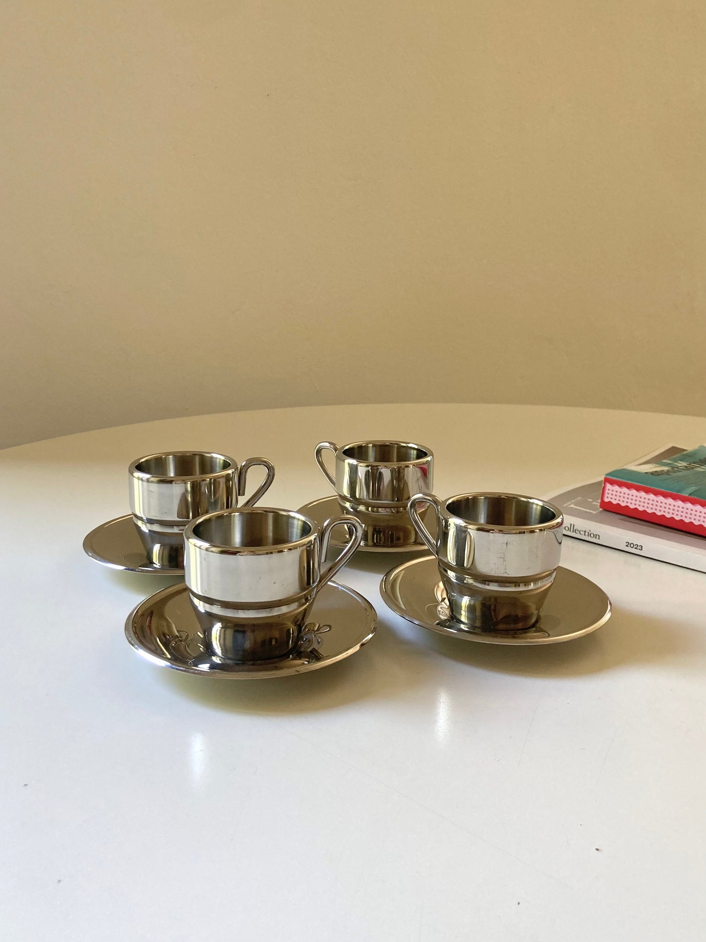 Set of 4 steel cups and sugar bowl