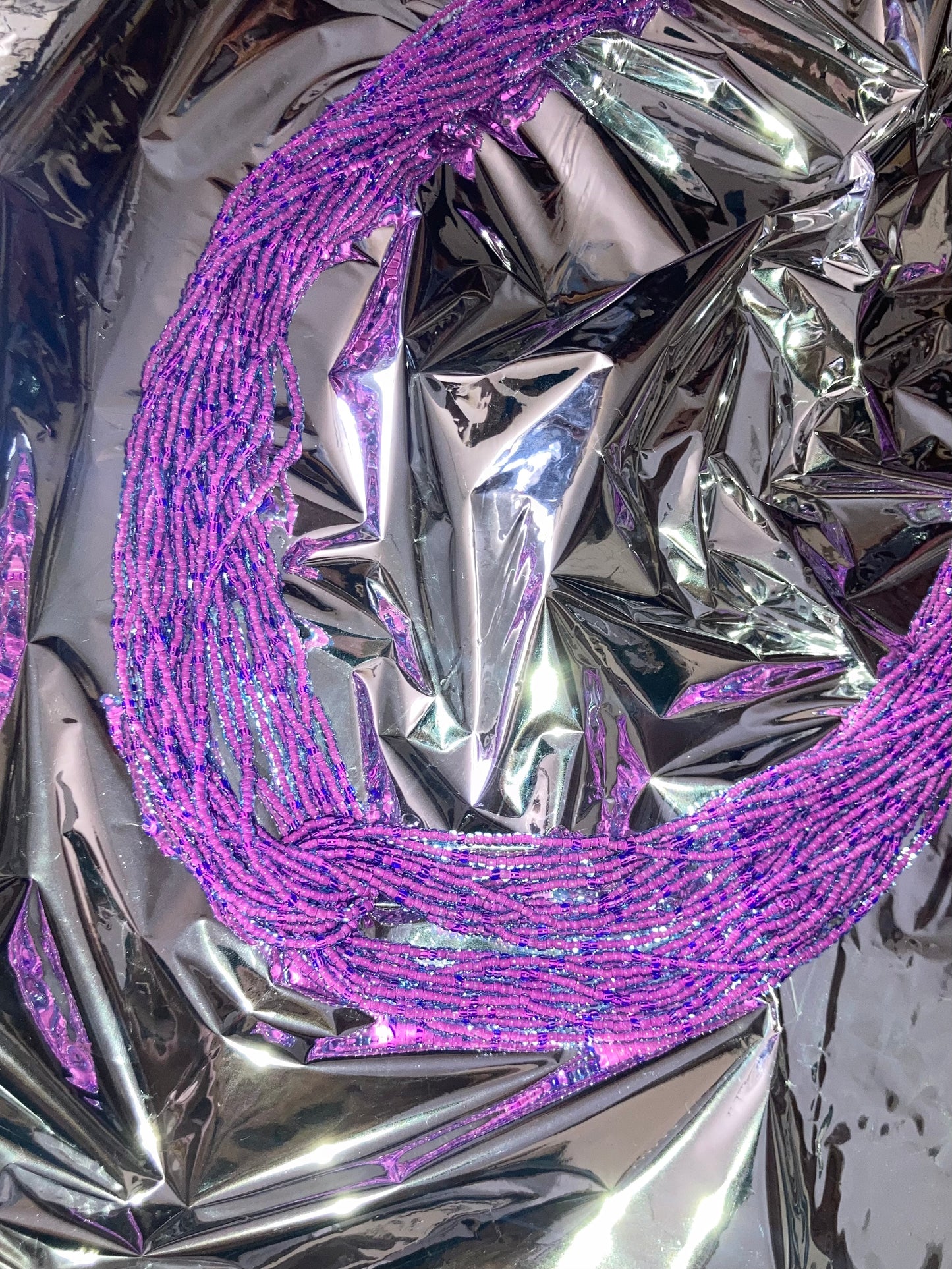 Collana di perline viola in vetro