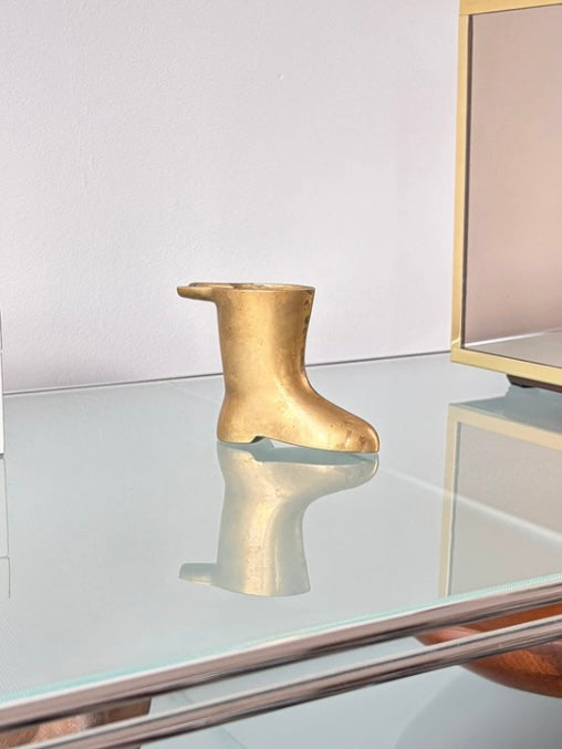 Posacenere in ottone a forma di stivale