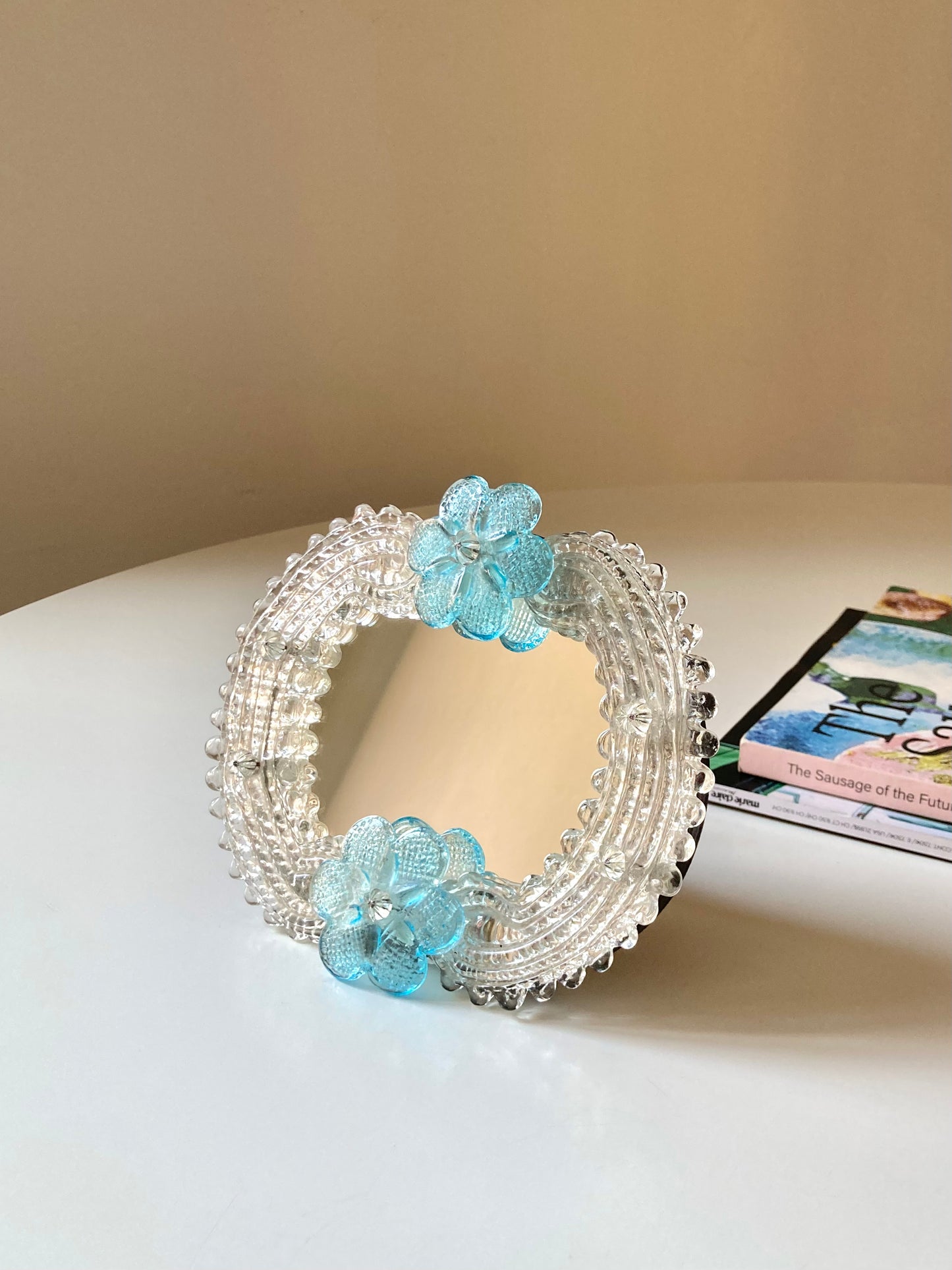 Specchio veneziano con fiori azzurri