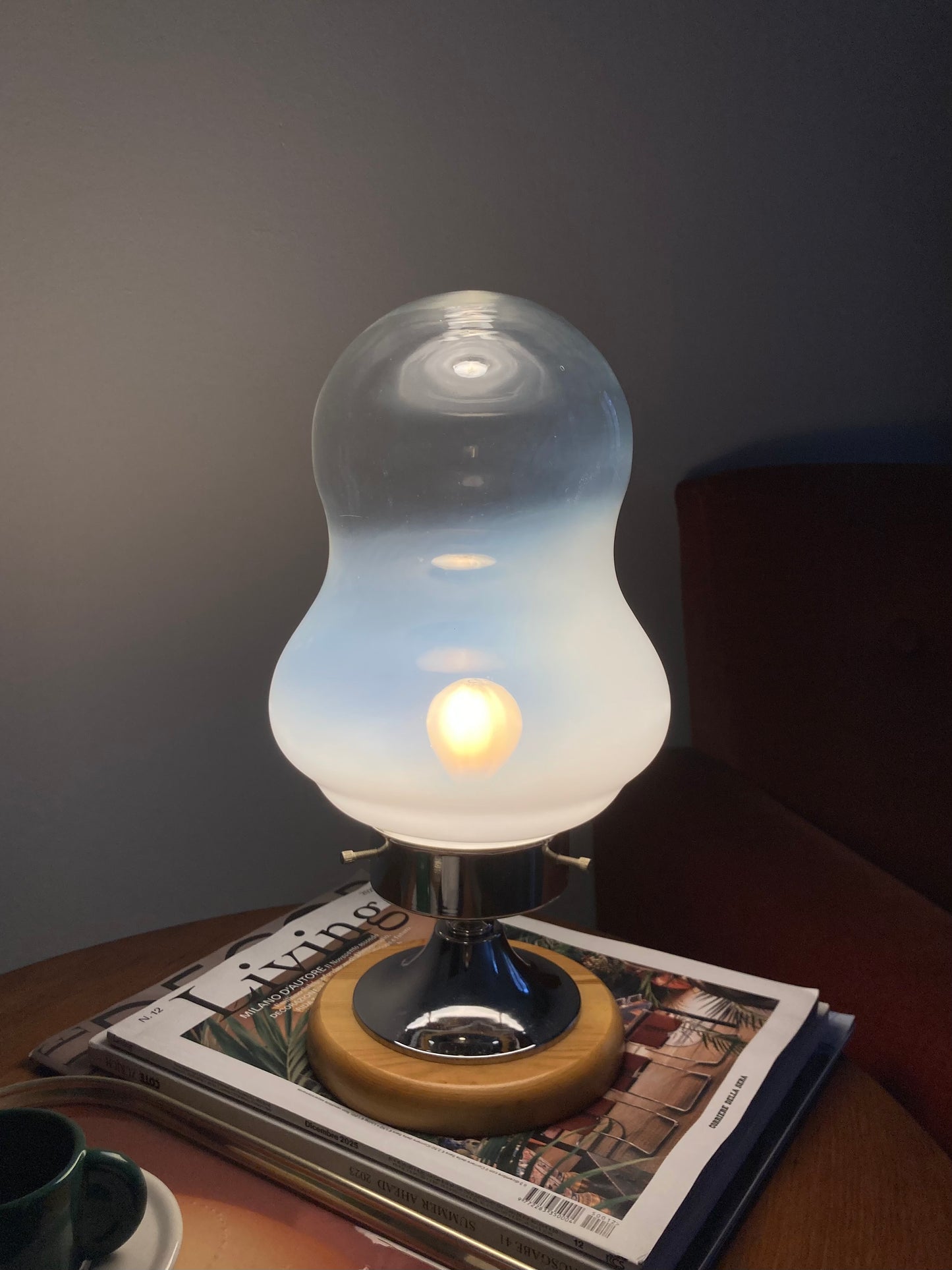 Grande lampada vintage in vetro soffiato