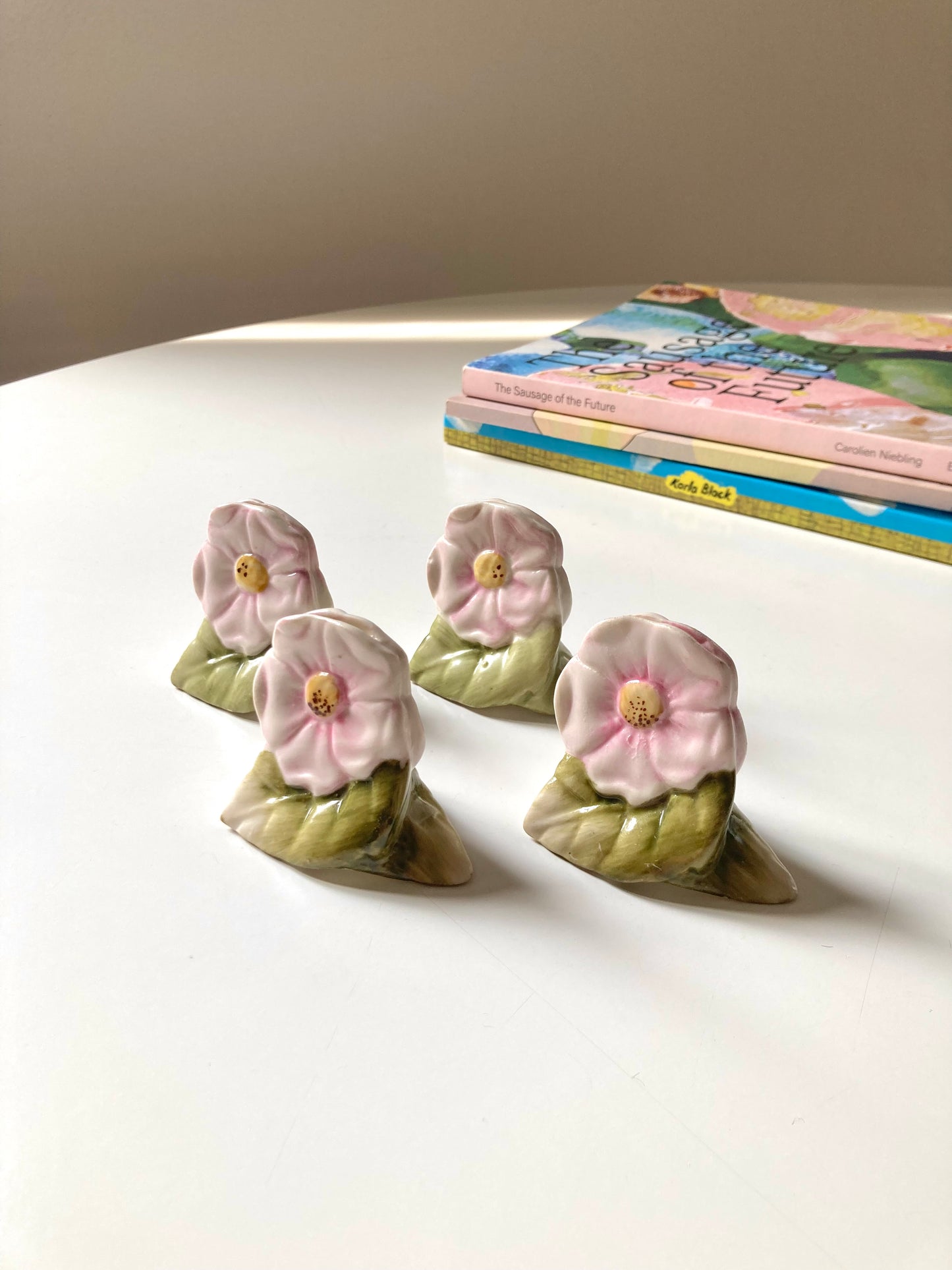 Set of 4 ceramic placeholder flowers