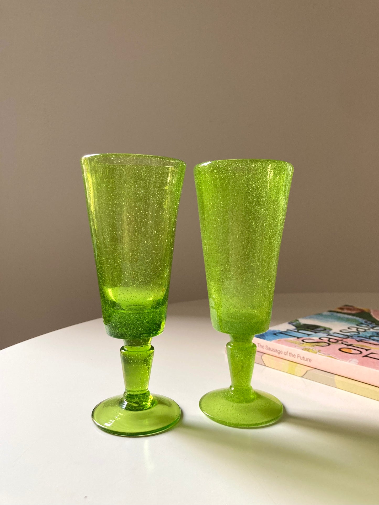 Set of 6 green handmade glass flutes