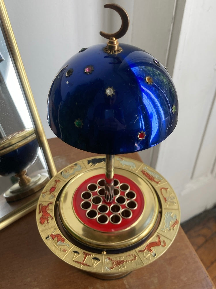 Portasigarette a pianeta blu con zodiaco