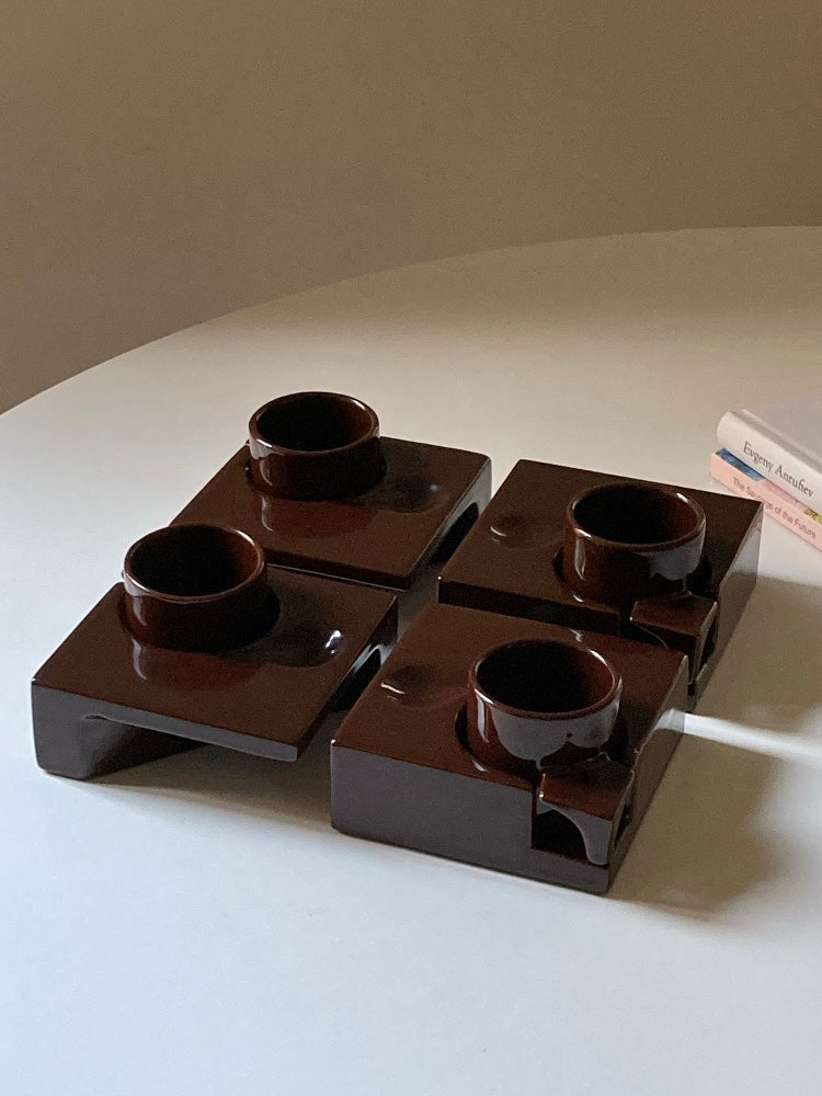 Ensemble de tasses à café couleur chocolat