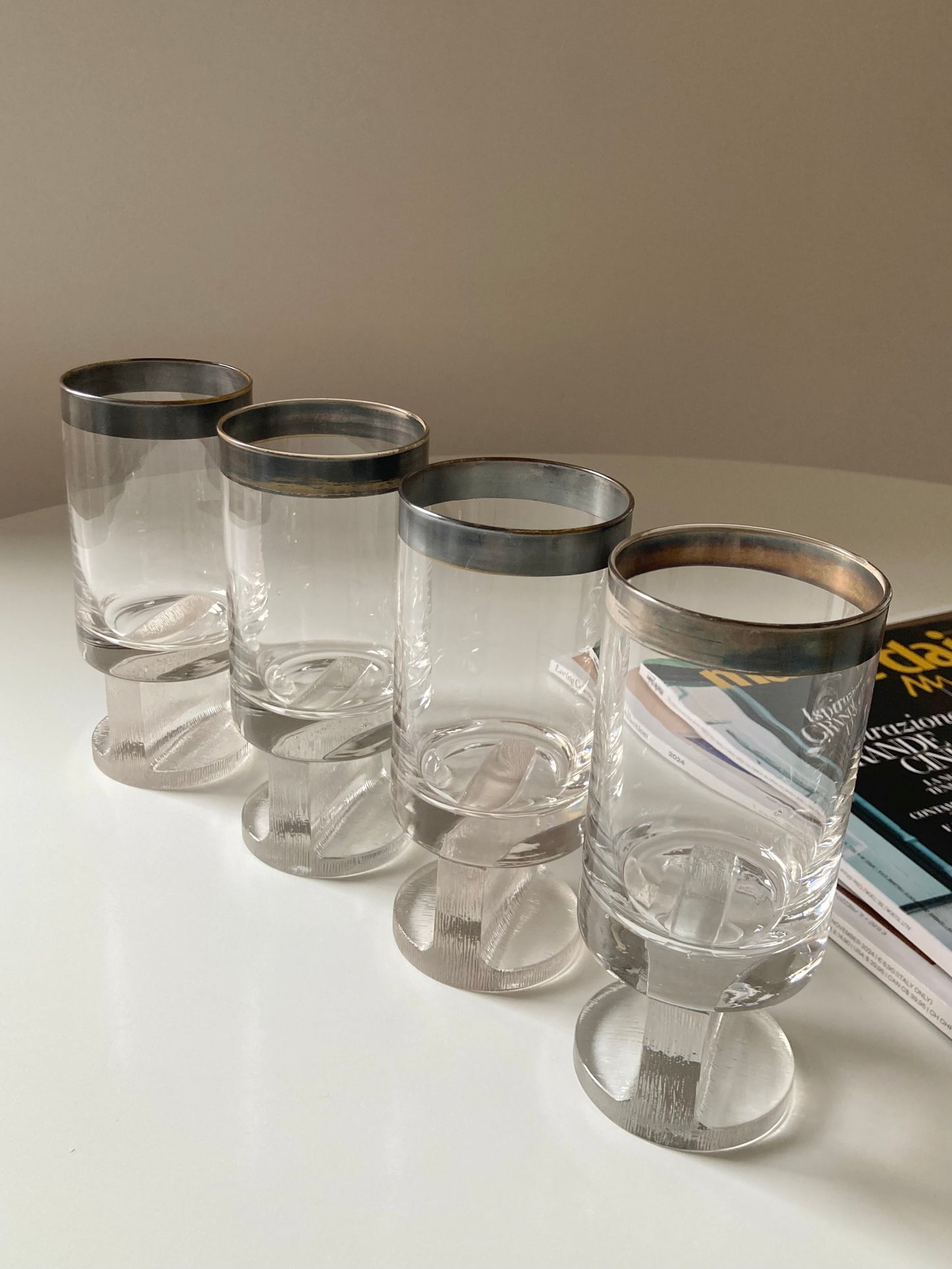 Set di 4 bicchieri alti in vetro trasparente