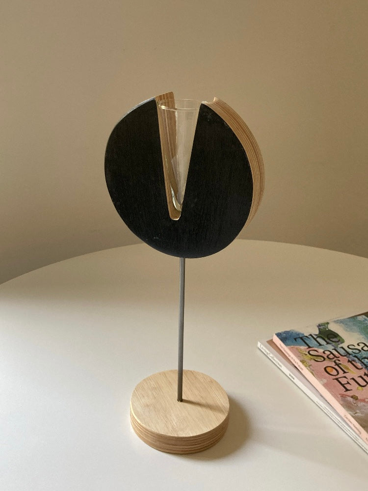 Vaso alto in legno e metallo