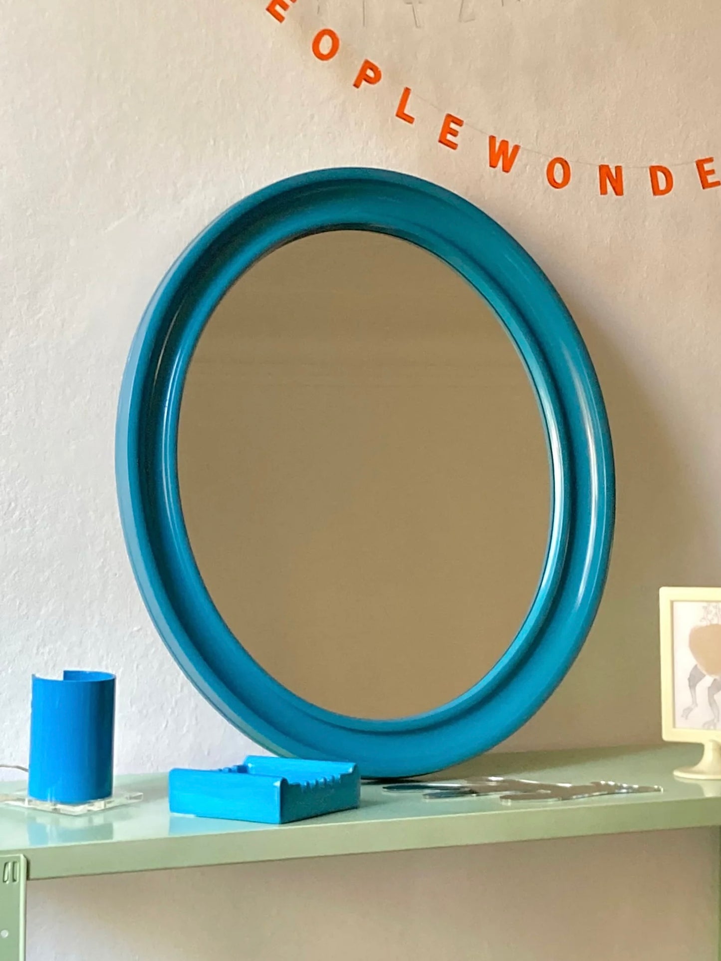 Grande specchio ovale Carrara & Matta blu