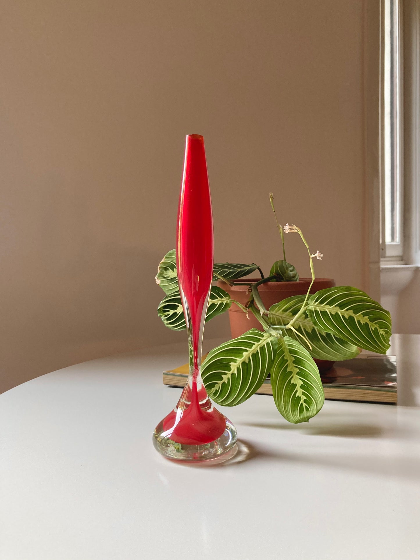 Single flower vase in red submerged glass