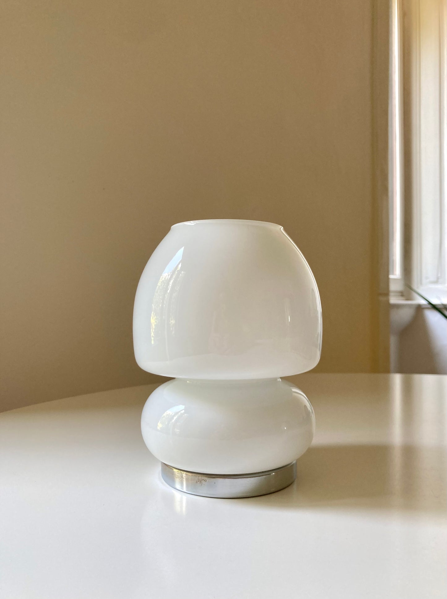 White vintage mushroom lamp