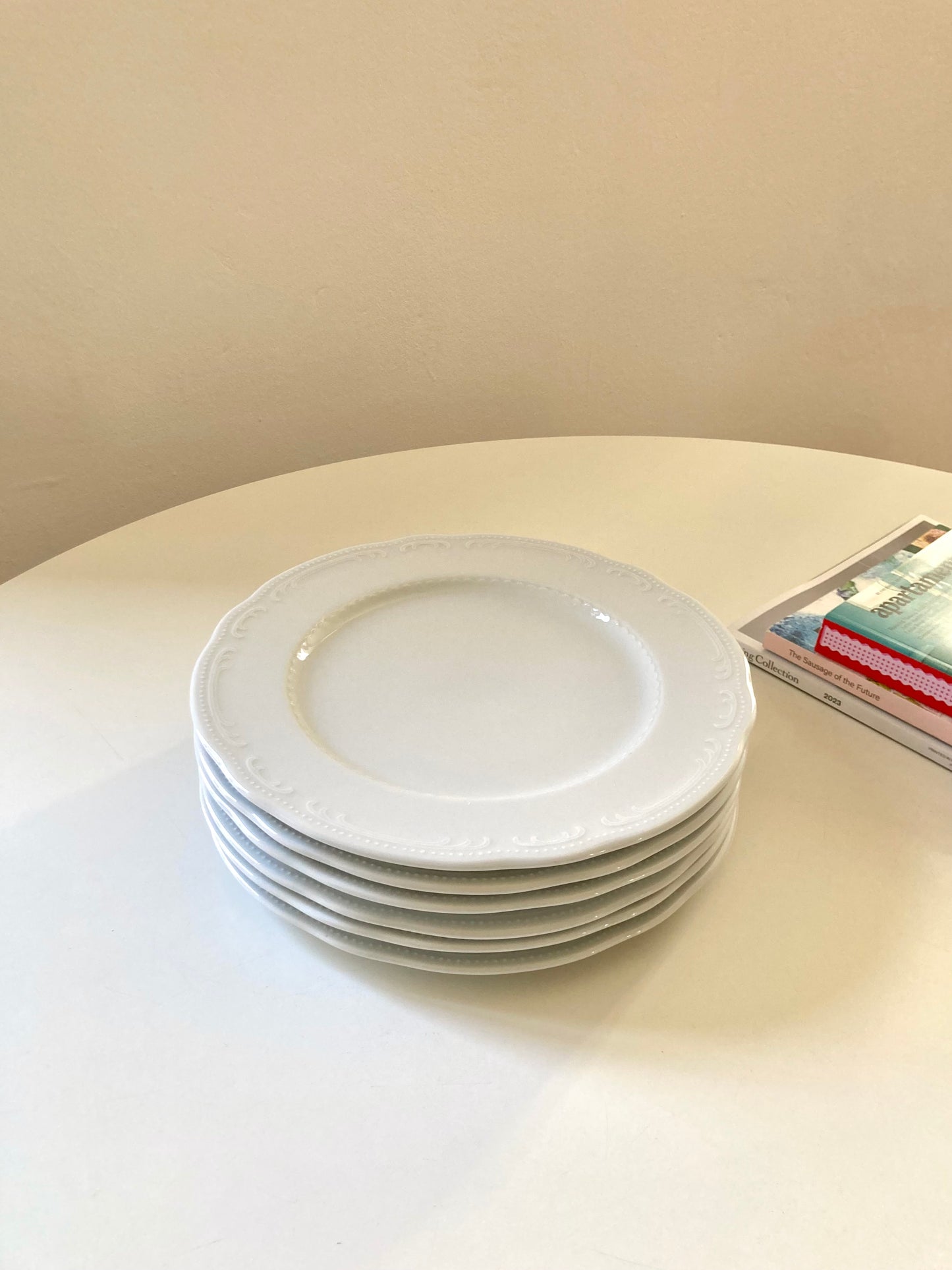 Service of porcelain dinner plates