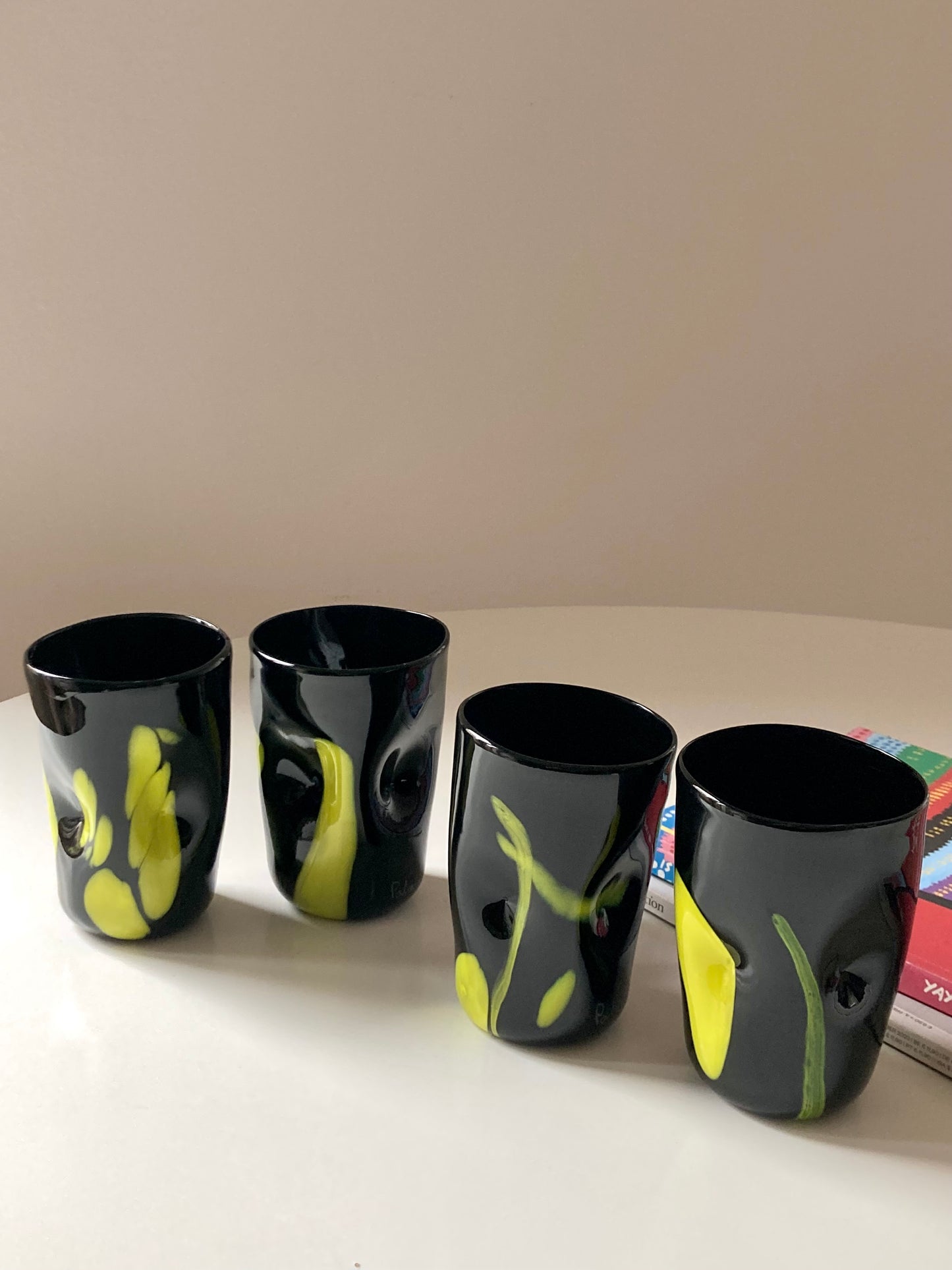 Set di goti veneziani neri a macchie