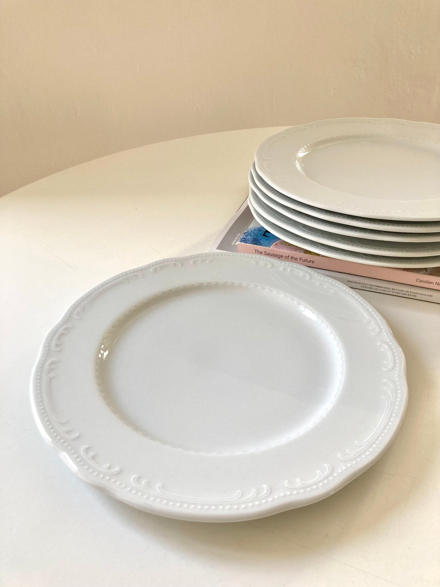 Service of porcelain dinner plates