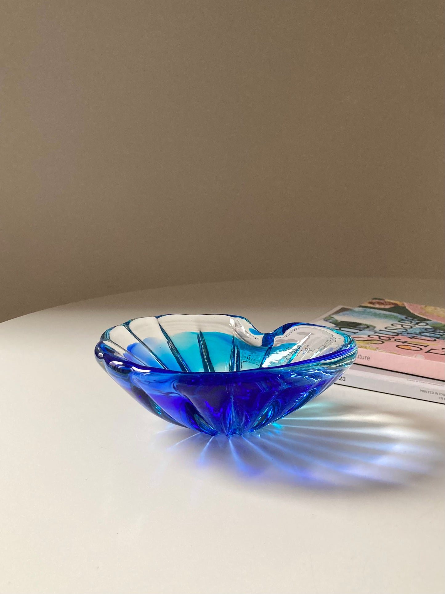 Ciotola posacenere in vetro blu