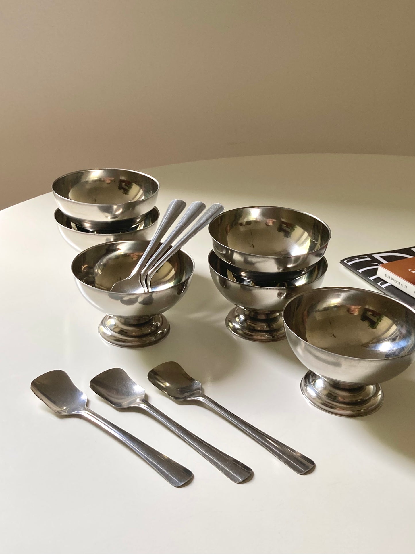 Set di 6 coppette in acciaio con cucchiaini