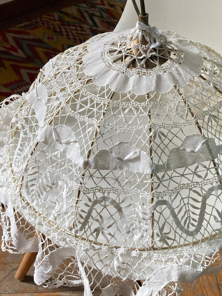 Lampadario fatto a mano all’uncinetto