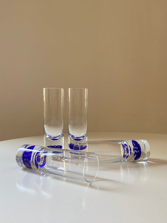 Set di 4 bicchieri di Murano con base blu