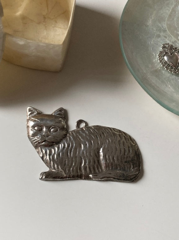 Ex voto vintage a forma di gatto