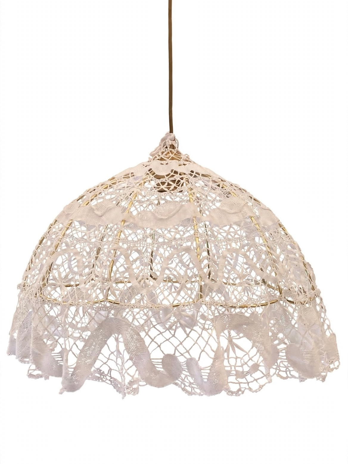 Lampadario fatto a mano all’uncinetto