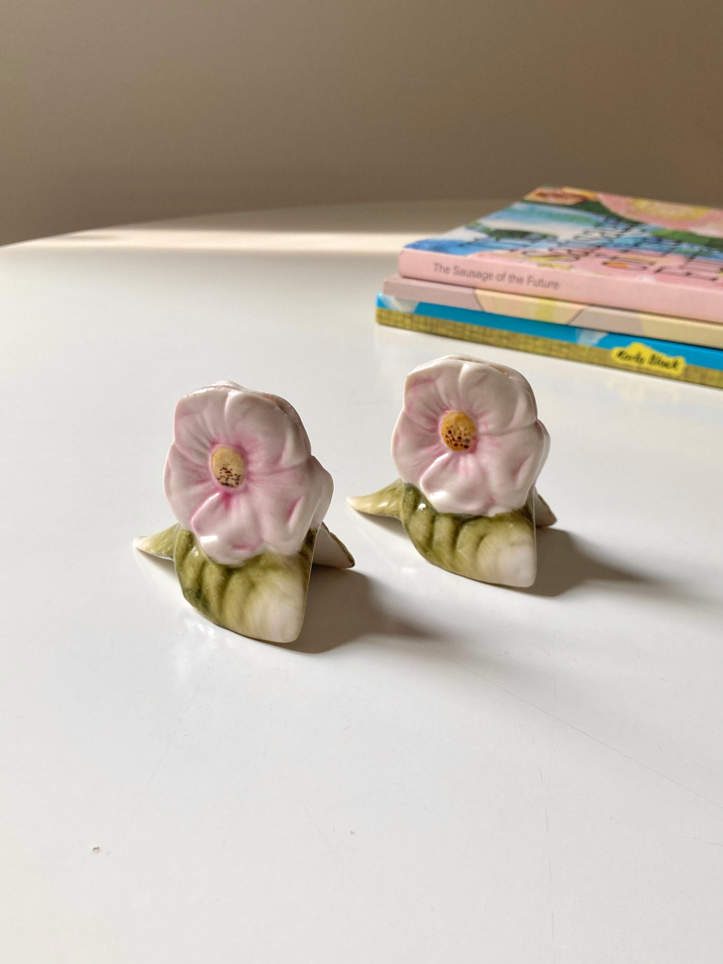 Set of 4 ceramic placeholder flowers