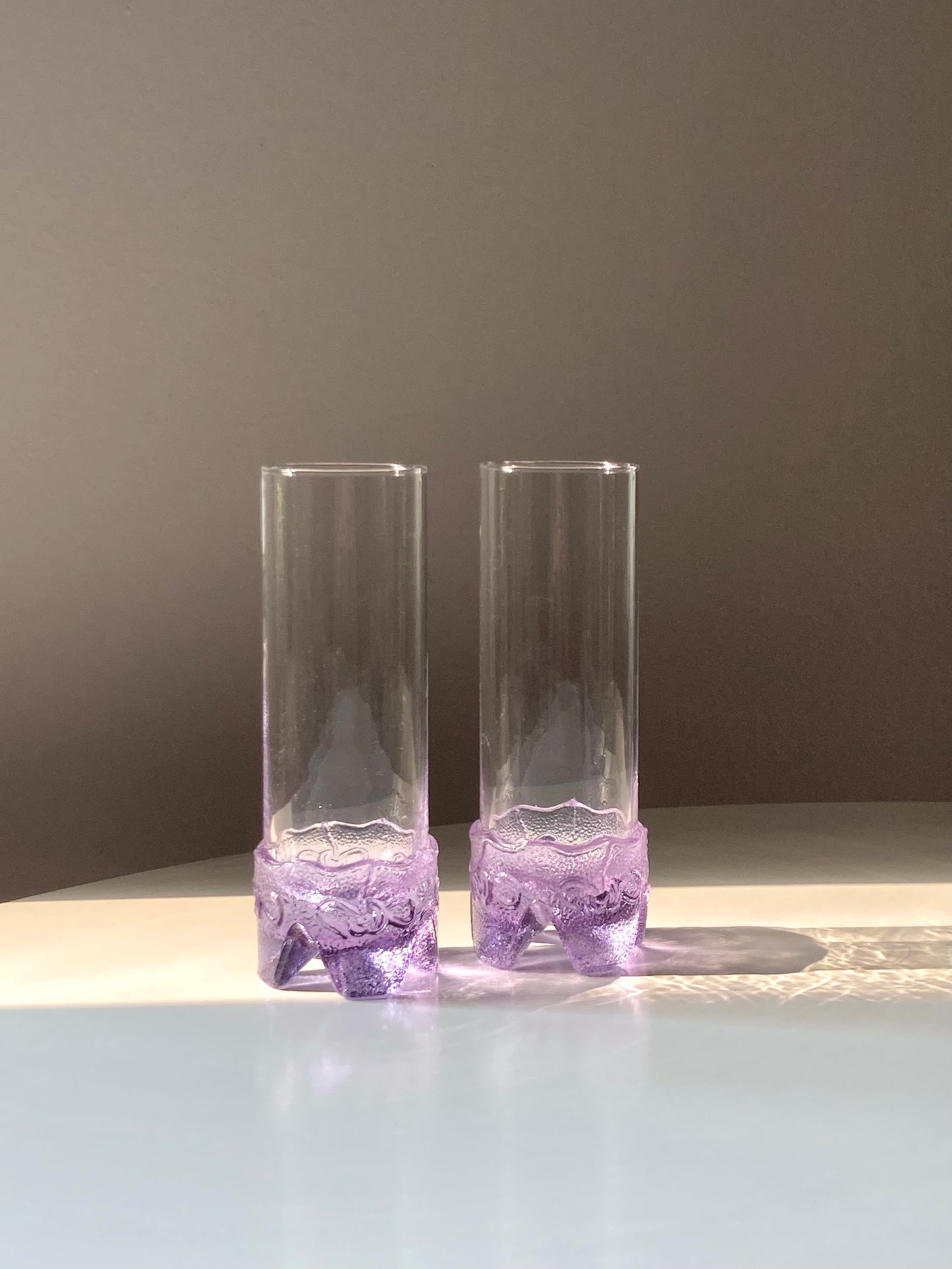 Set of 6 tall vintage glasses with lilac base