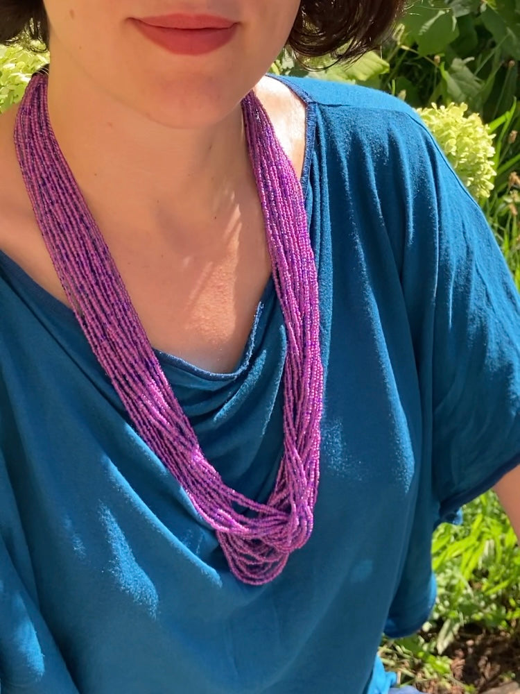 Collana di perline viola in vetro