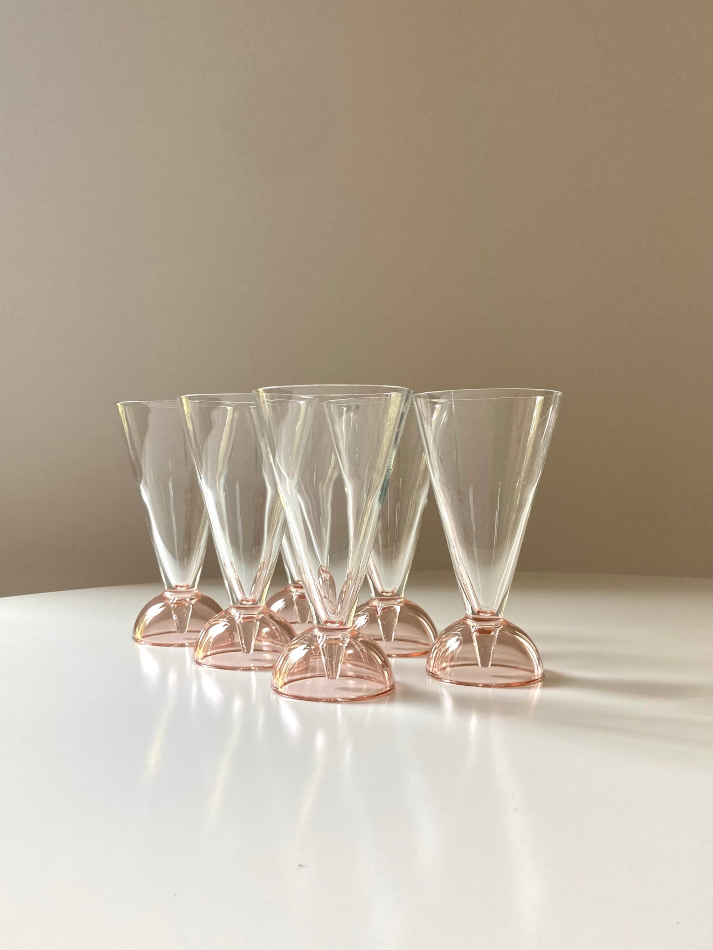 Set of 6 glasses with pink base