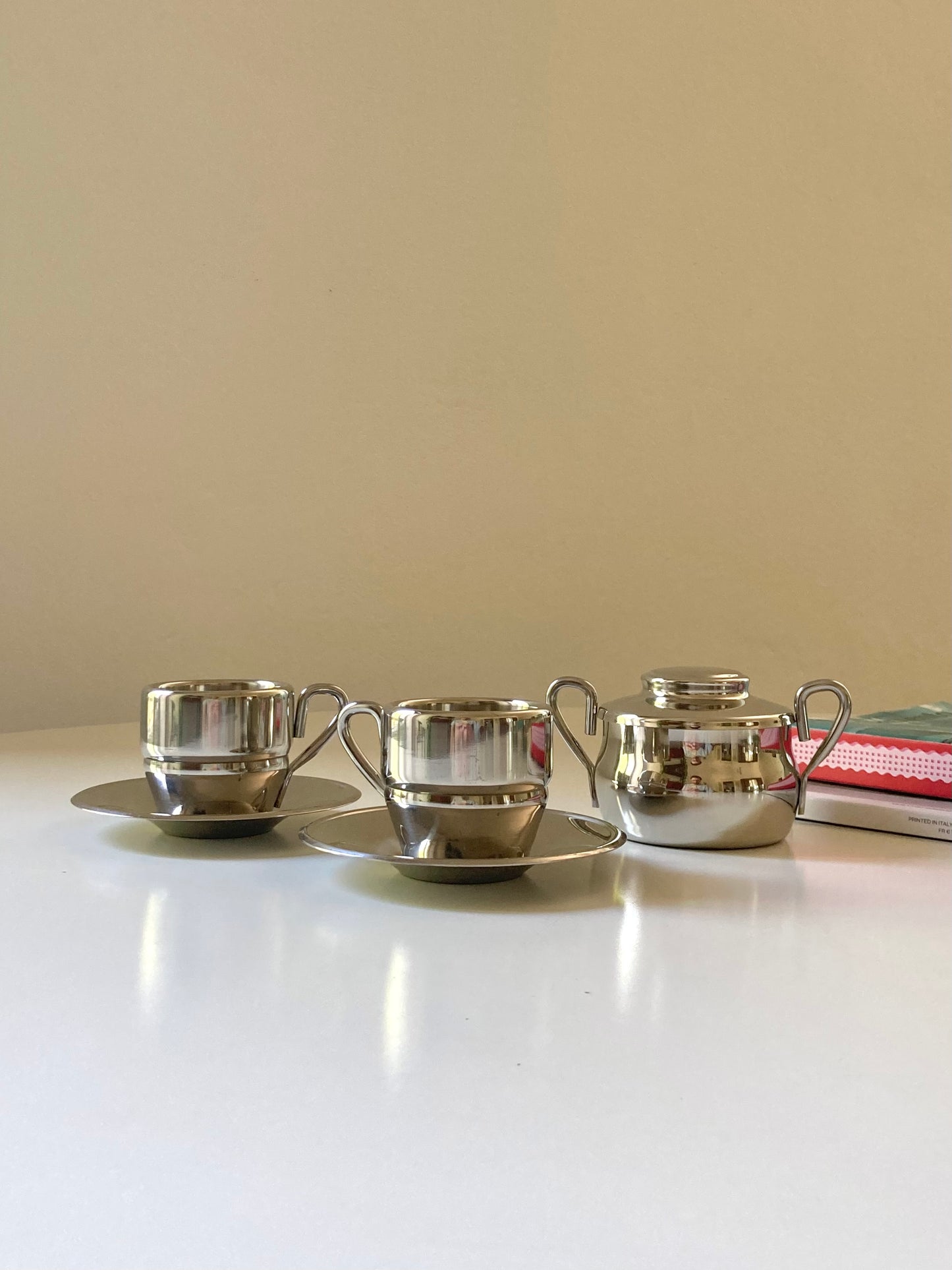 Set of 4 steel cups and sugar bowl