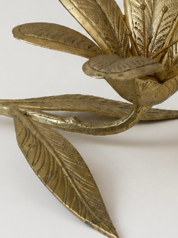 Posacenere in ottone con petali estraibili