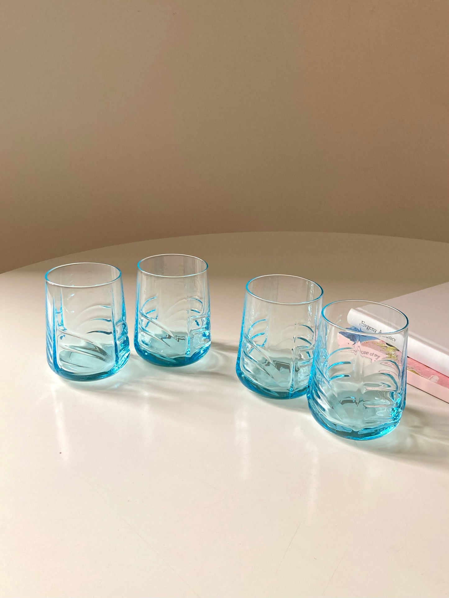 Set of 4 blue glasses