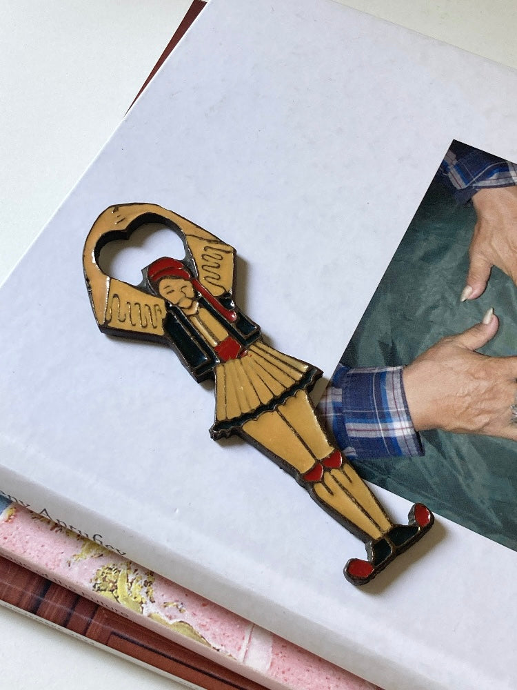 Apribottiglie soldatino greco in ottone