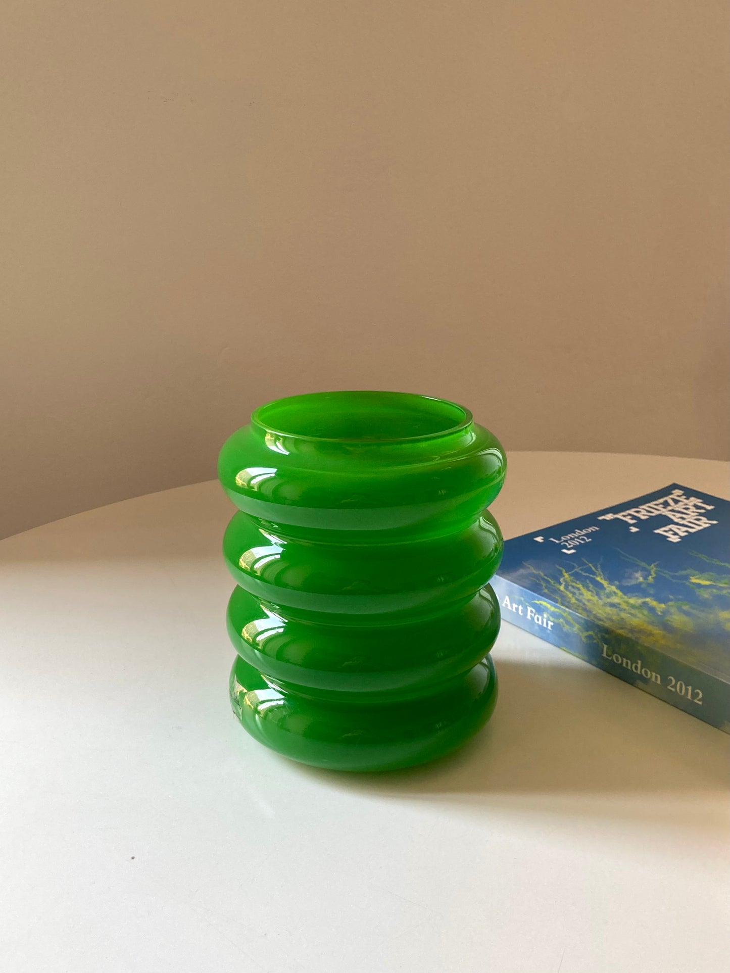 Solstrale green vase by Anne Nilsson