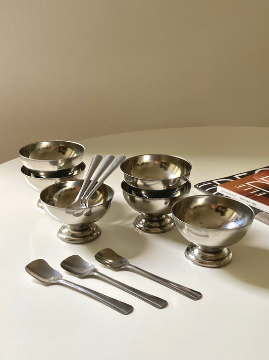 Set di 6 coppette in acciaio con cucchiaini