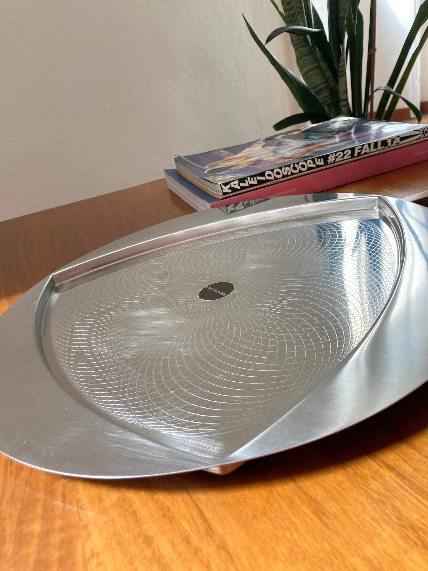 'Trifoglio' steel tray by Alessi (1974)