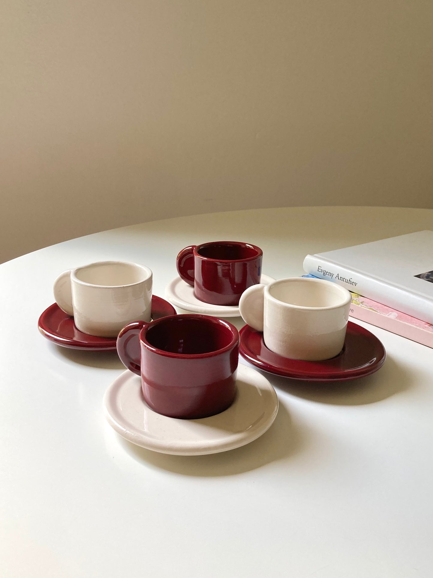 Set 4 tazzine da caffè bianche e rosse