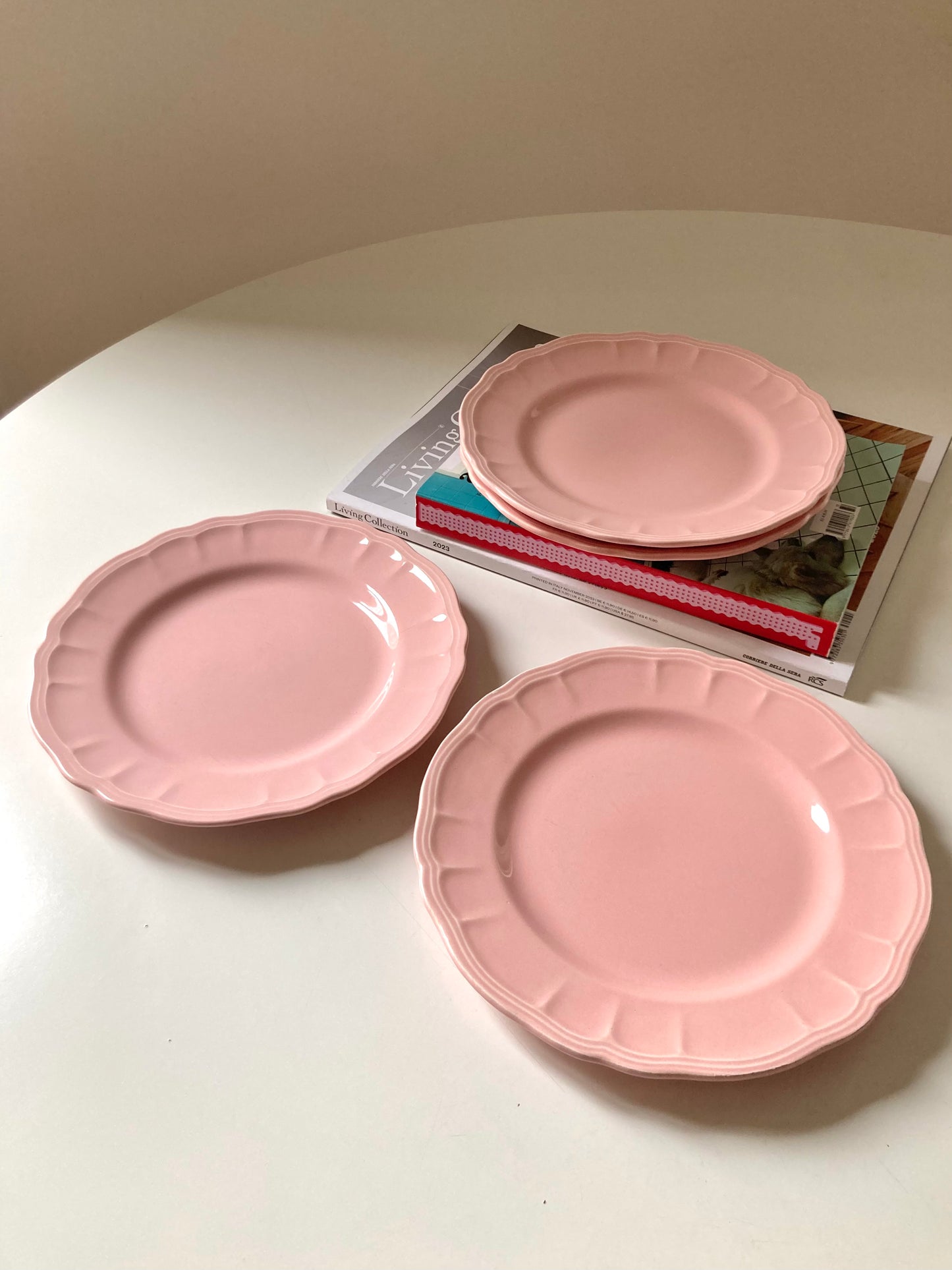 Set of 4 pink vintage dessert plates