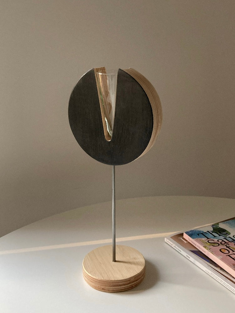 Vaso alto in legno e metallo