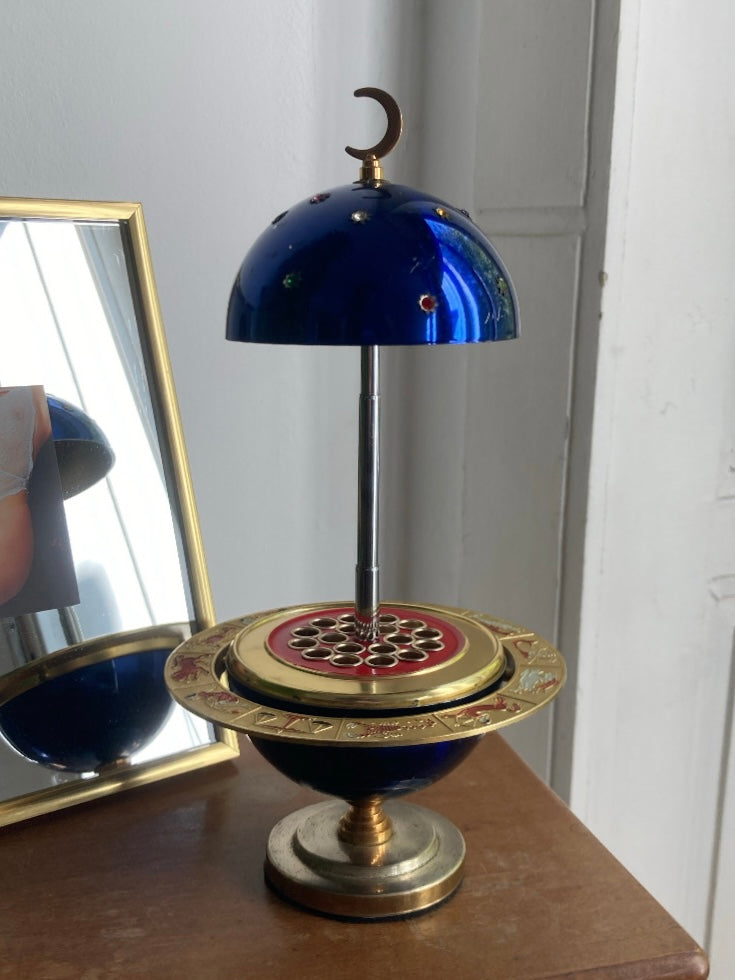 Portasigarette a pianeta blu con zodiaco