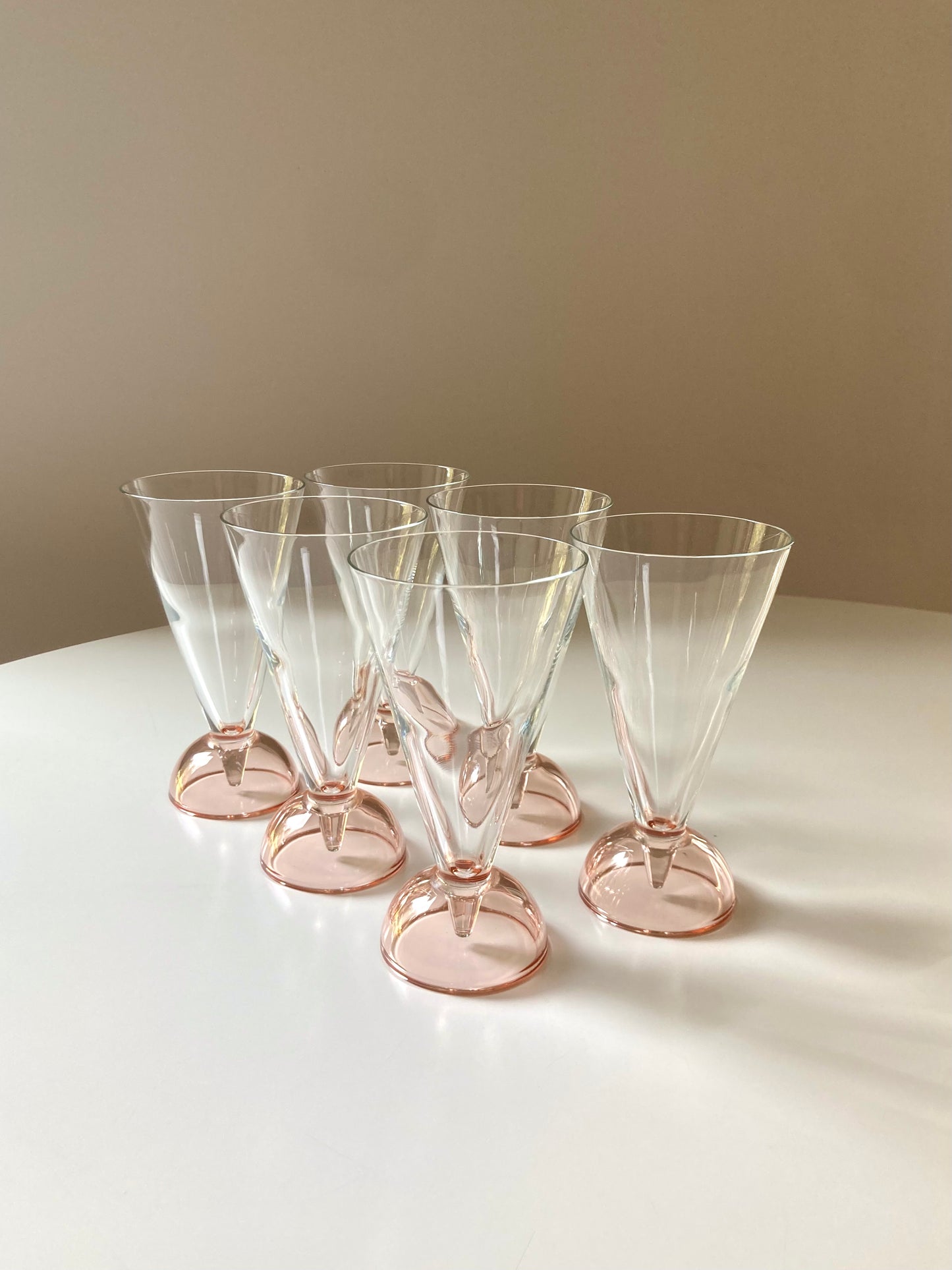 Set of 6 glasses with pink base