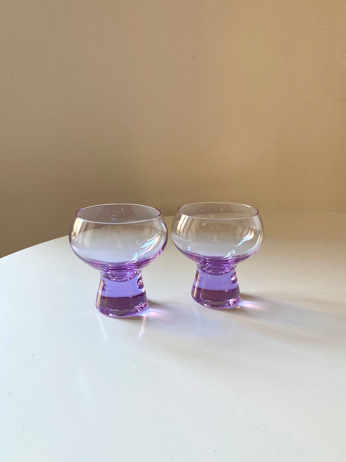 Service of 6 cups and large bowl in purple glass