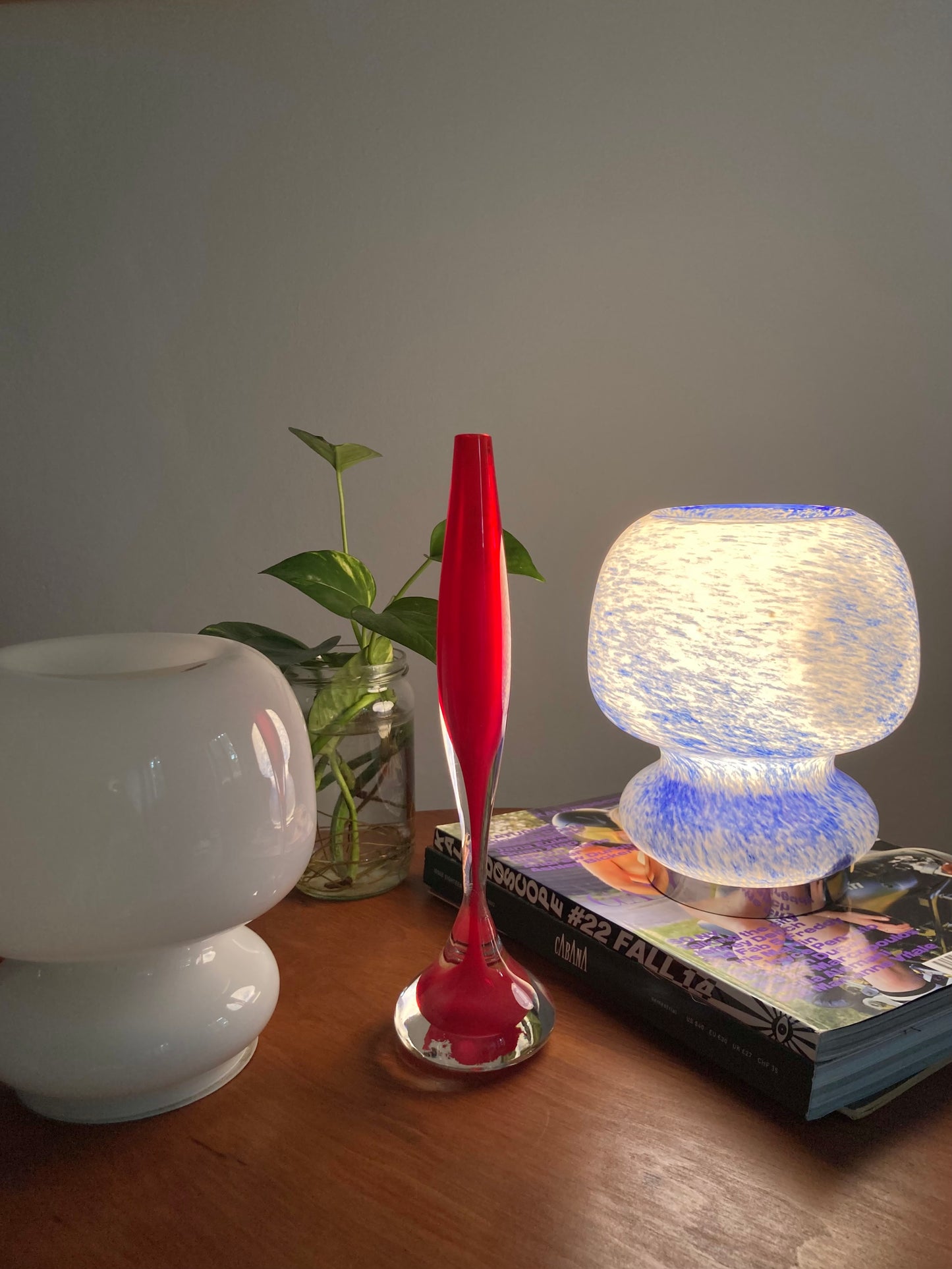 Single flower vase in red submerged glass