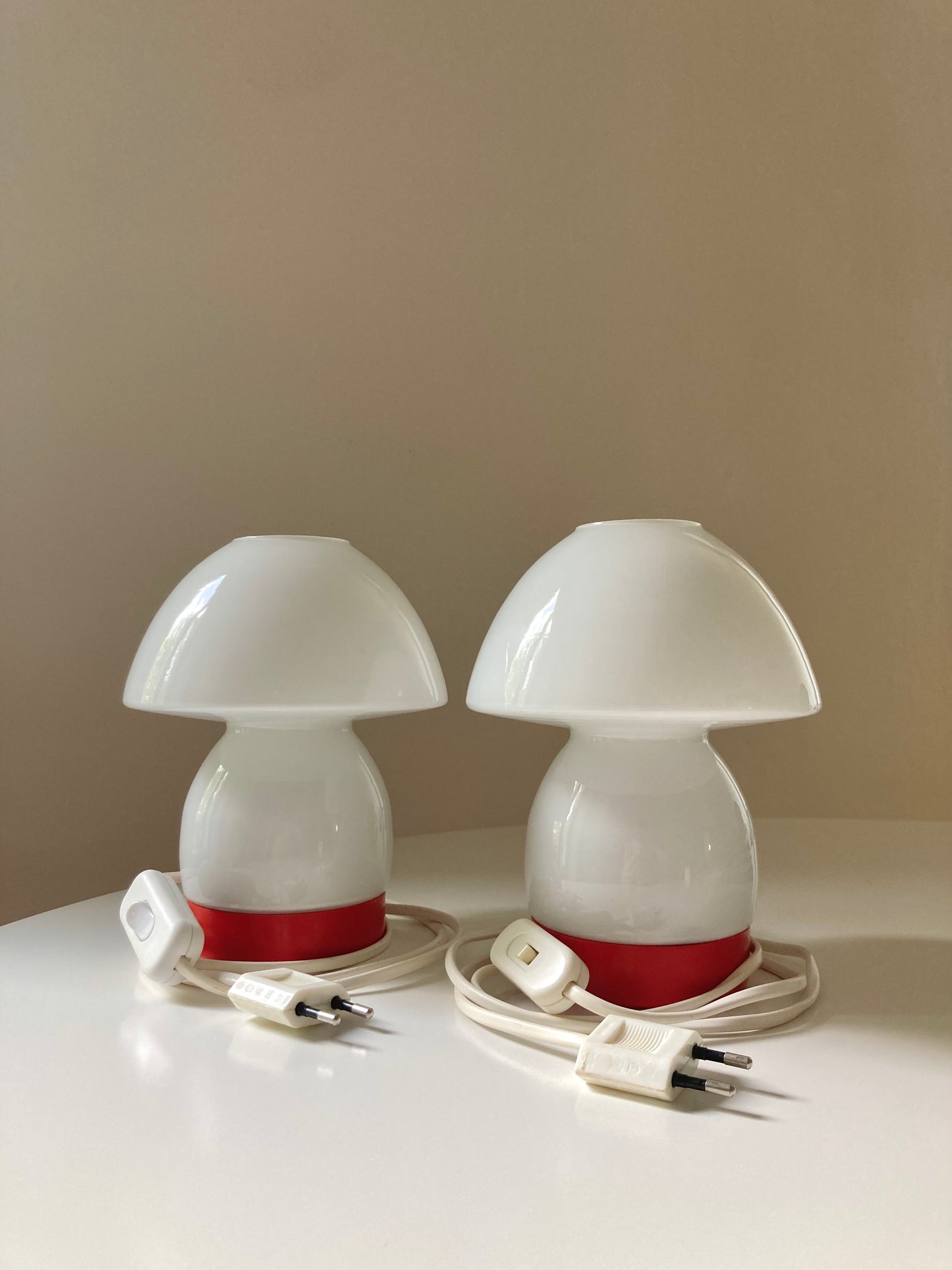 Lampade vintage con base rossa