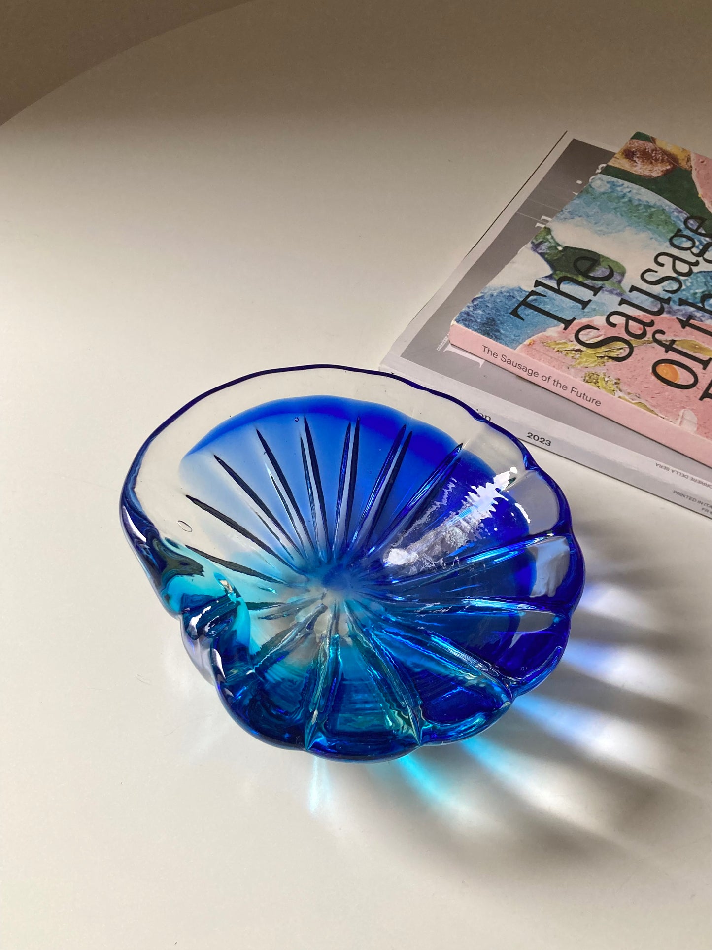 Ciotola posacenere in vetro blu