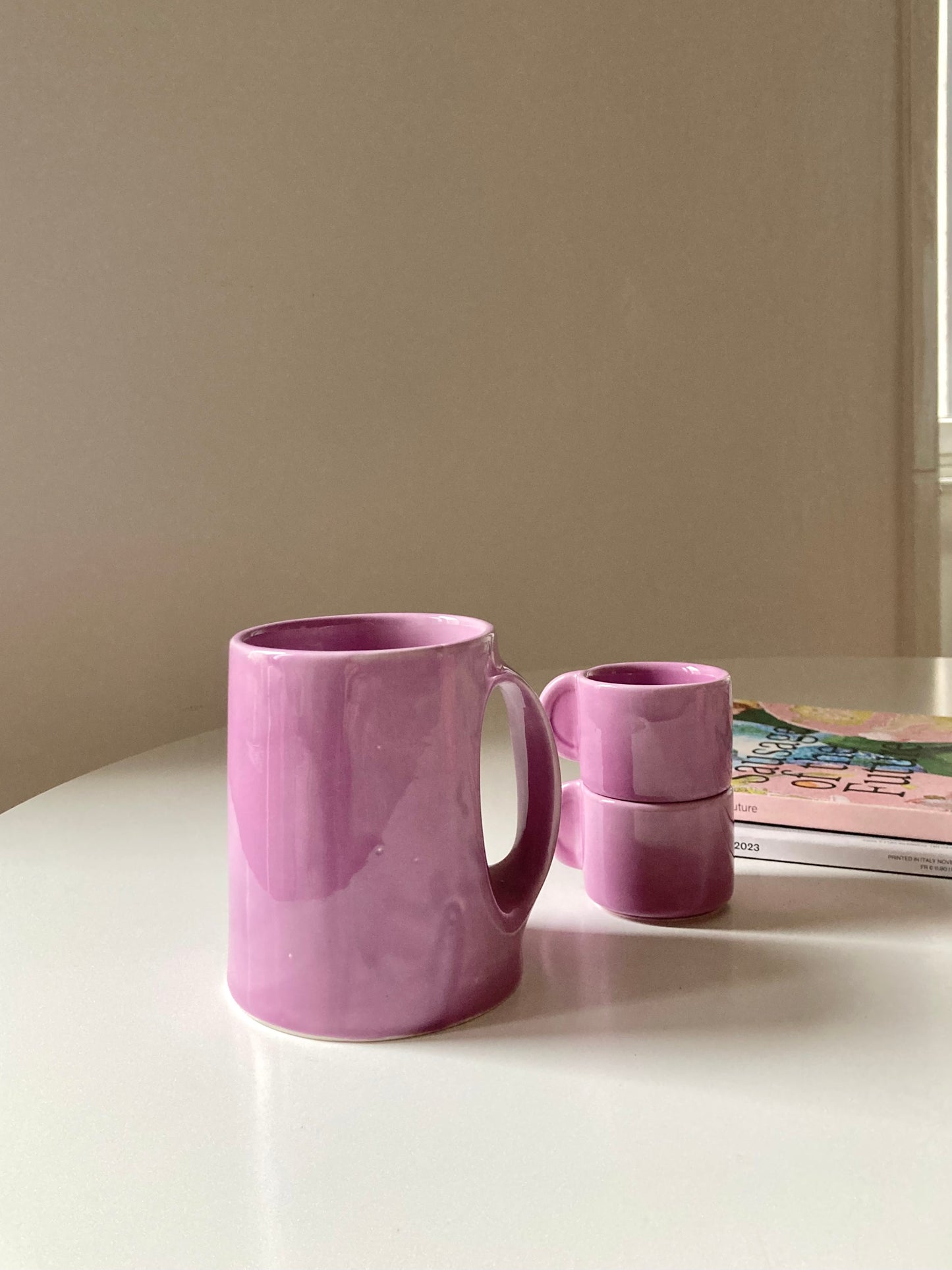 Vaso con manico lilla
