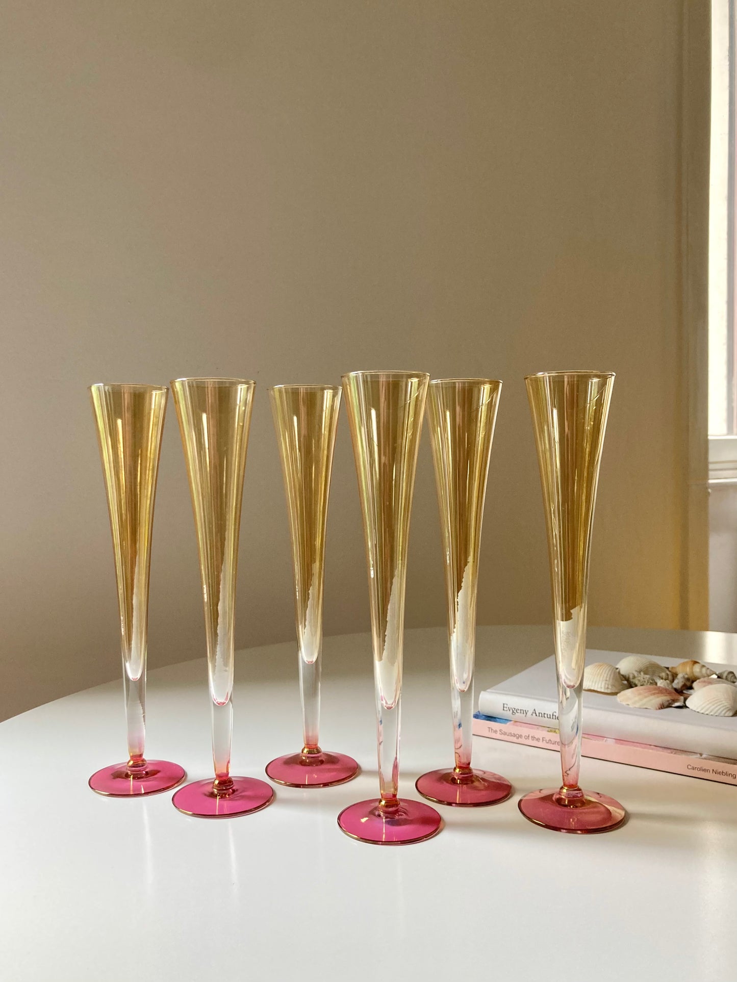 Set of 6 vintage flutes in iridescent glass