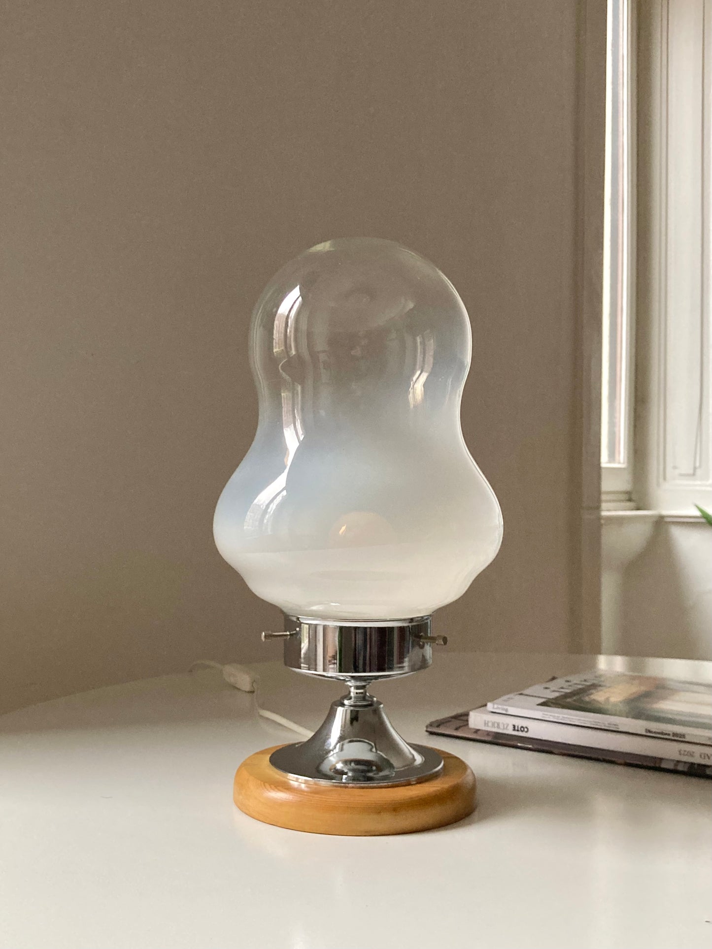 Grande lampada vintage in vetro soffiato
