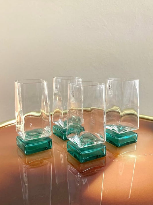Set 4 bicchieri Bormioli con base quadrata